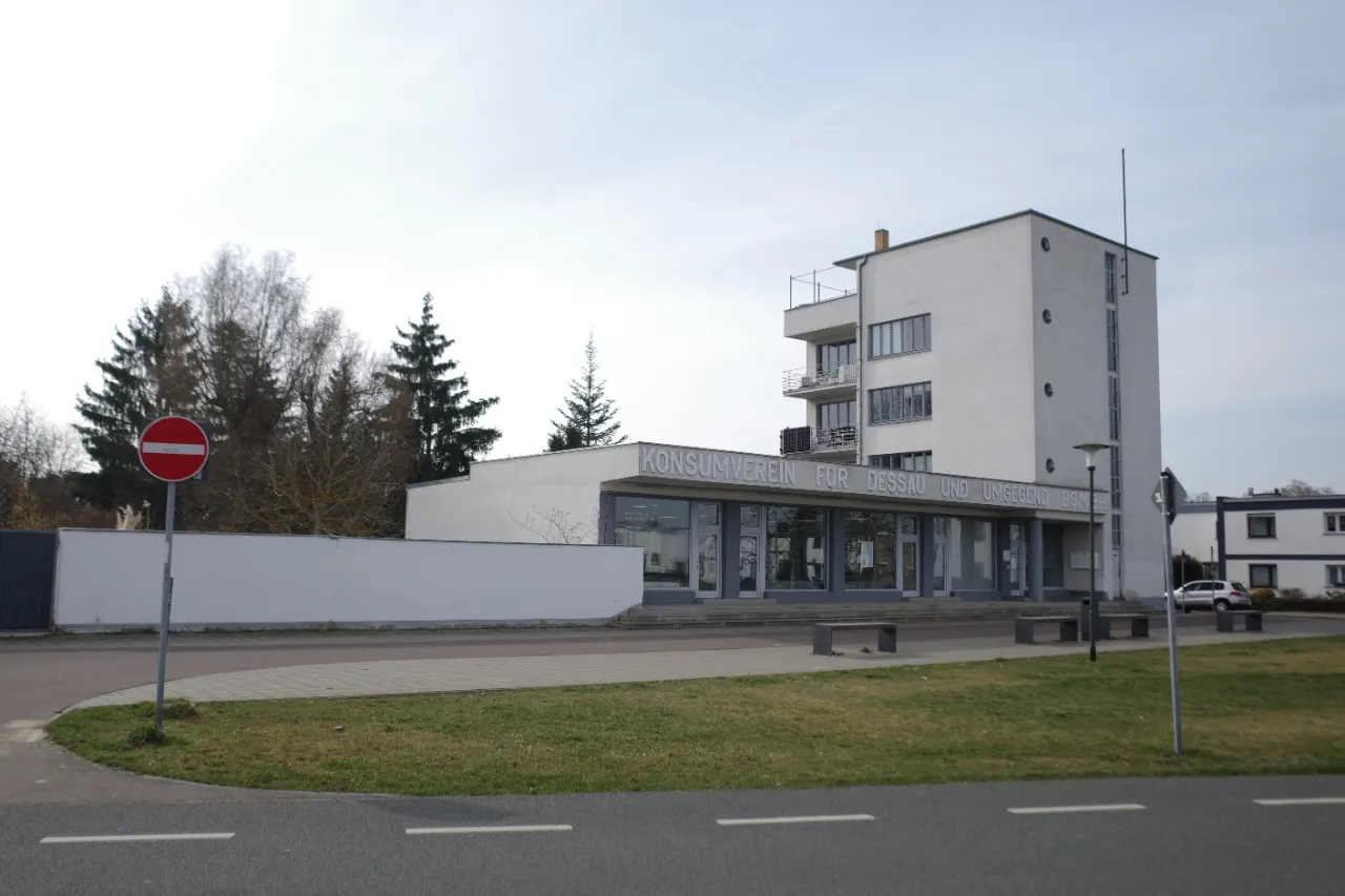 Bauhaus Törten Housing Estate 代表写真